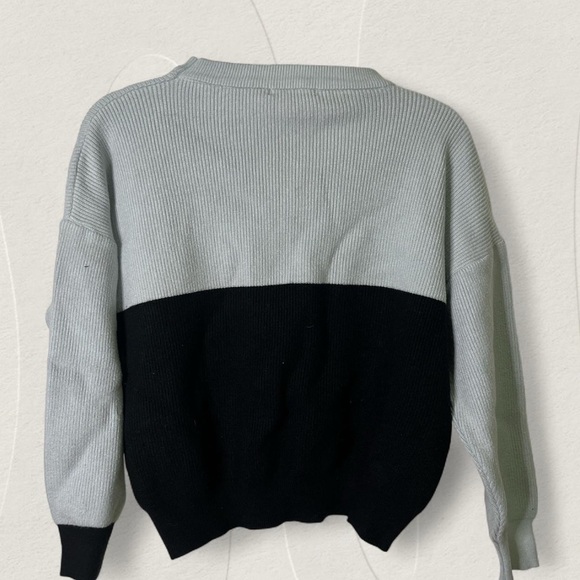 Color Block Women's Sweater - Picture 2 of 3